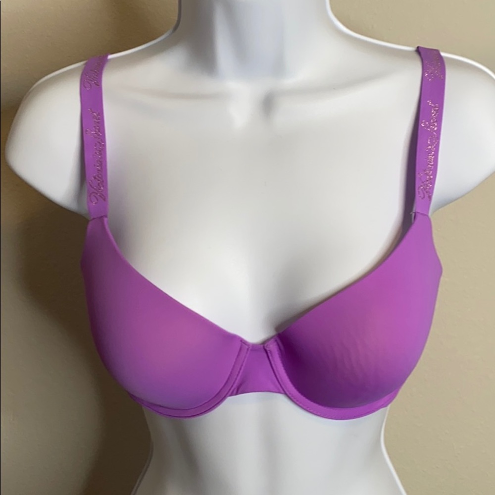 Victoria’s Secret T-shirt bra / like new condition